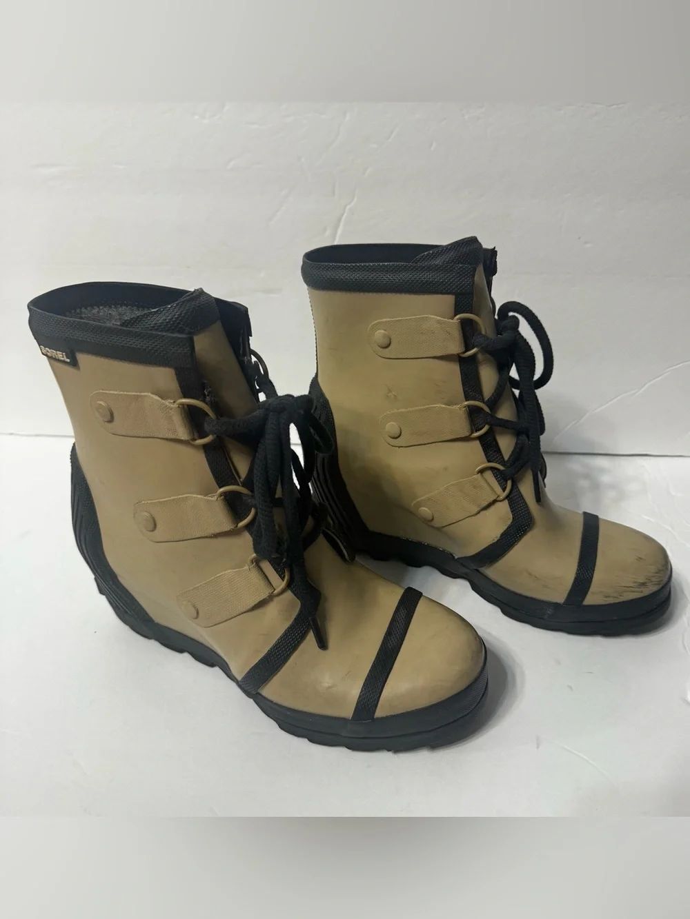 SorelโWomen's Joan Rain Wedge boots